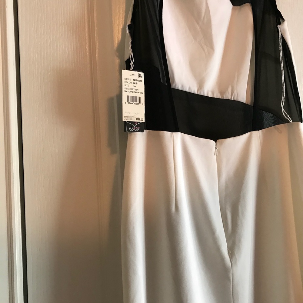 Dress - Picture 8 of 8